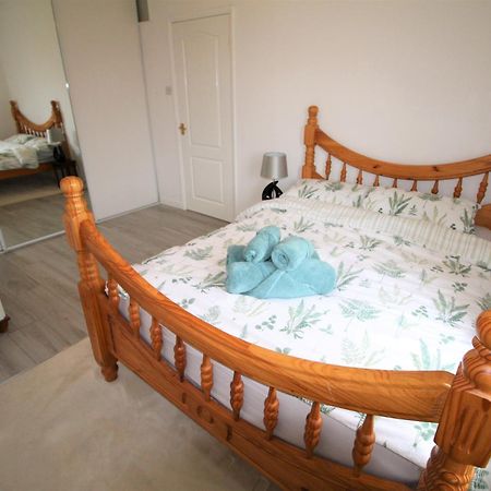 Whitley Bay - Sleeps 6 - Refurbished Throughout - Fast Wifi - Dogs Welcome المظهر الخارجي الصورة