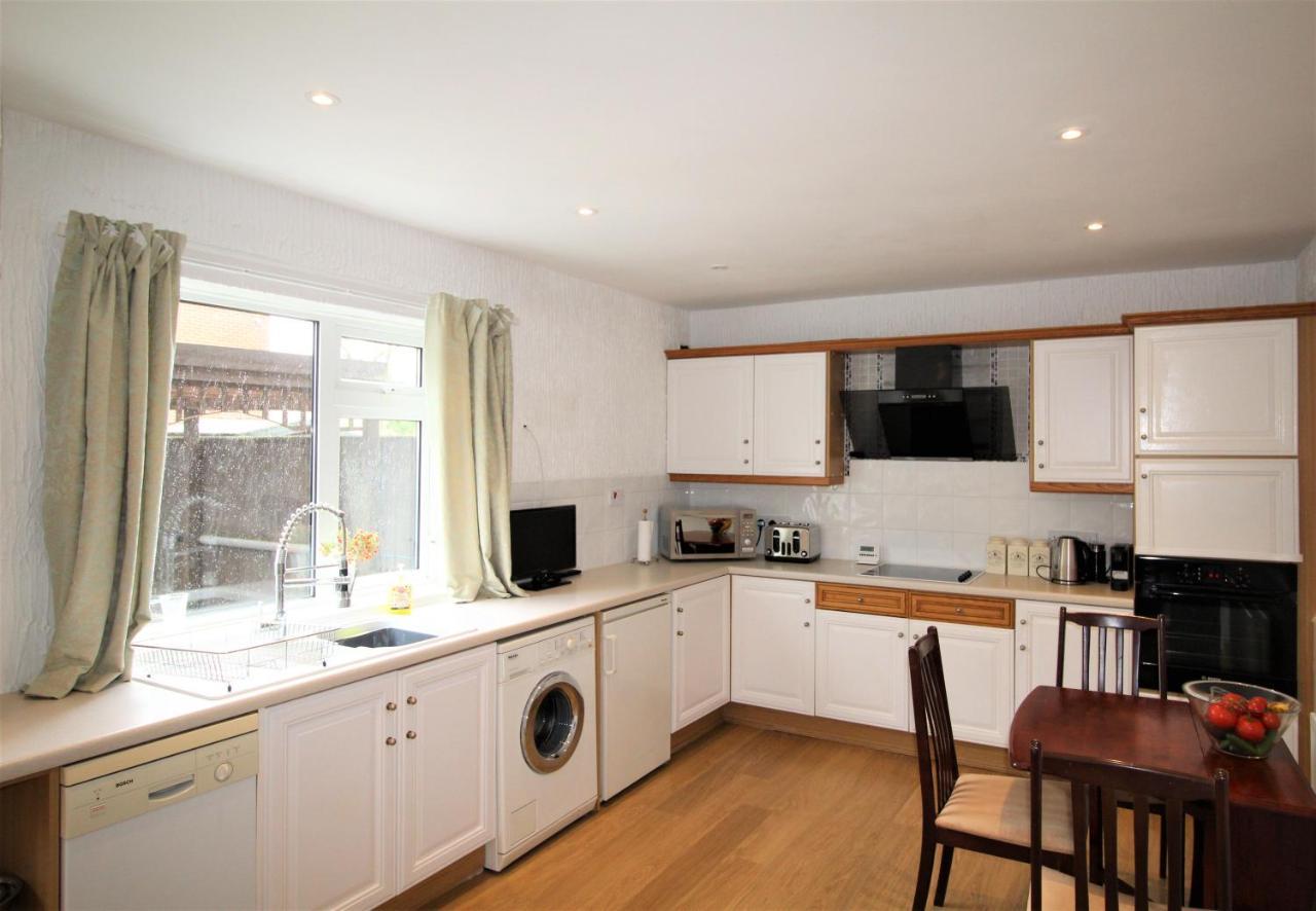 Whitley Bay - Sleeps 6 - Refurbished Throughout - Fast Wifi - Dogs Welcome المظهر الخارجي الصورة