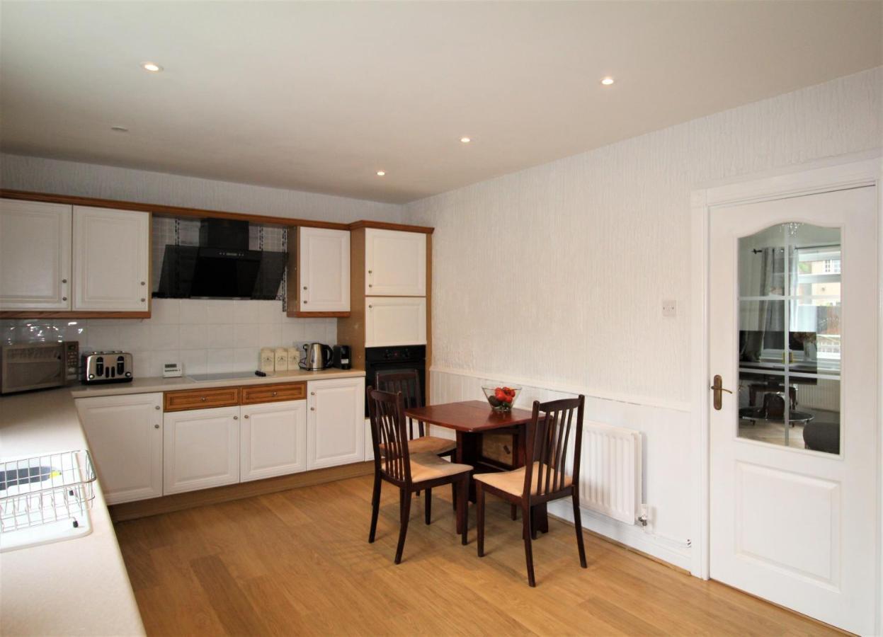 Whitley Bay - Sleeps 6 - Refurbished Throughout - Fast Wifi - Dogs Welcome المظهر الخارجي الصورة