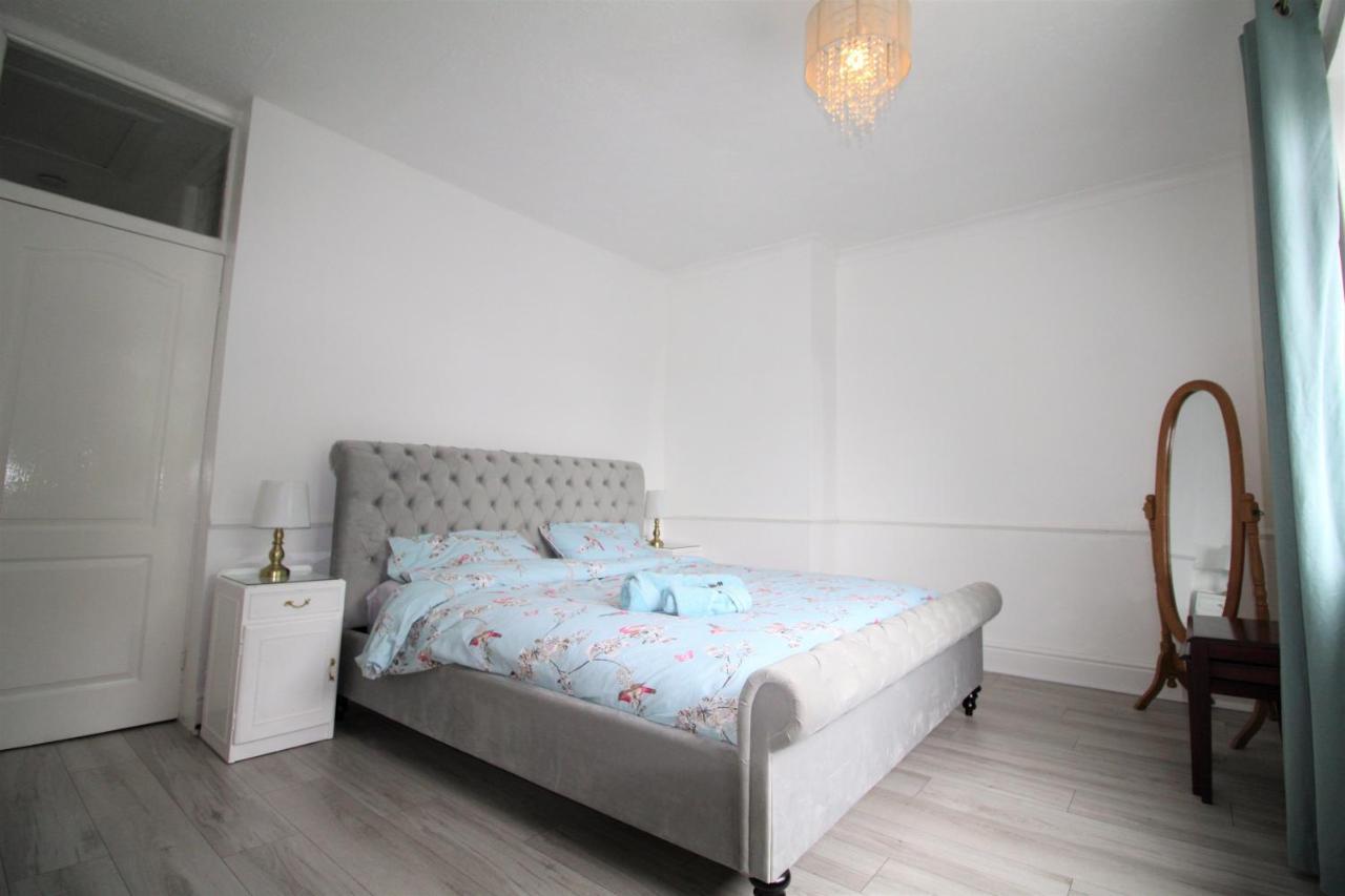 Whitley Bay - Sleeps 6 - Refurbished Throughout - Fast Wifi - Dogs Welcome المظهر الخارجي الصورة